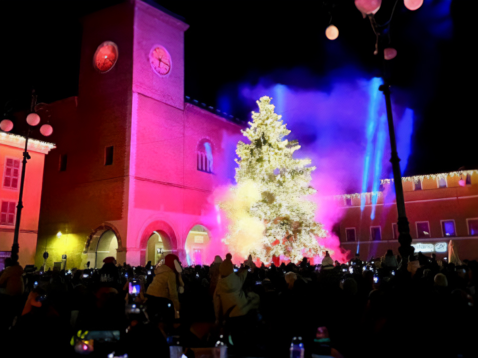  Christmas in Fano? Discover 40 days of pure magic and fun.