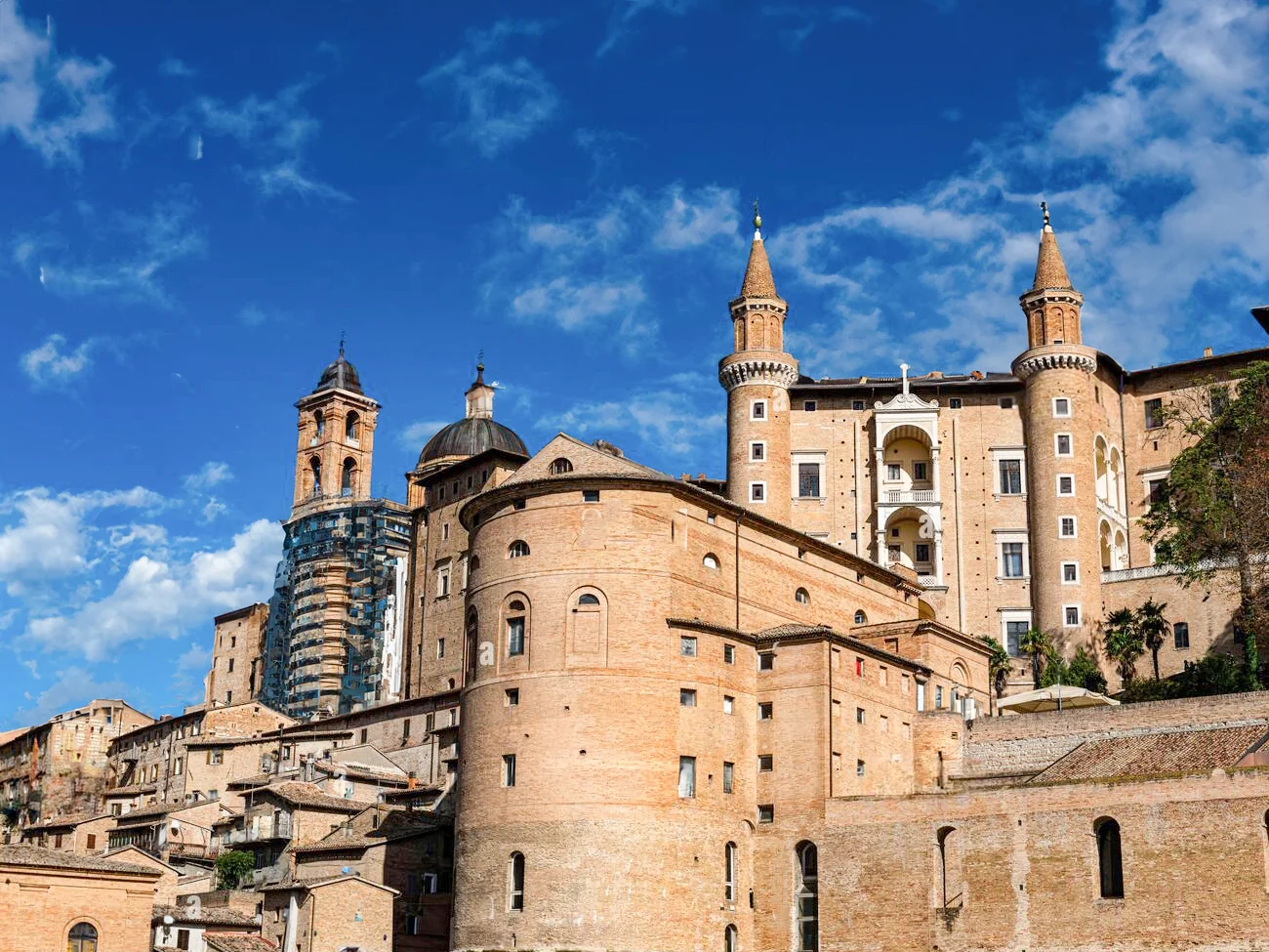 Urbino, città Unesco e patria di Raffaello: cosa vedere in un weekend